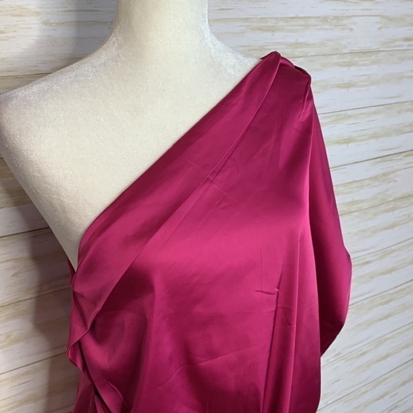 DO+BE Satin One Shoulder Top - Picture 2 of 7